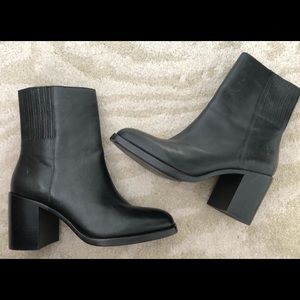 Frye Boots - Pia Chelsea